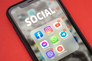 social media widgets | social media manager | social media marketing for therapists | social media for therapists | st louis, mo | Ladue, MO | clayton, mo A phone opened to social media widgets such as Instagram & Facebook. Simplified SEO offers social media services for therapists & helping professionals. Learn more here!